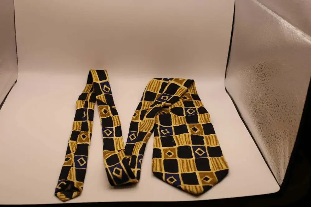 Colours by Alexander Julian Men's Geometric Pattern Silk Necktie Black Blue Gold